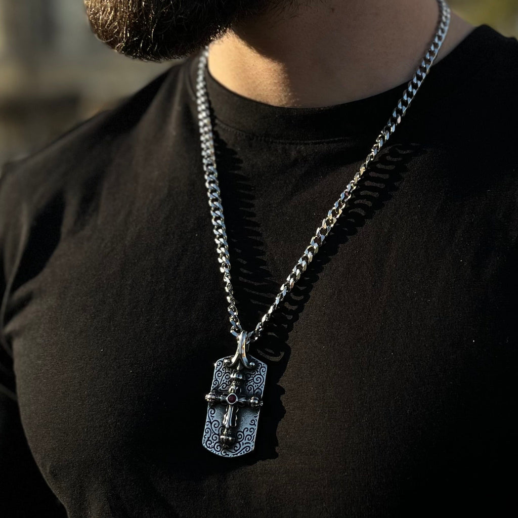 CHRIST IS KING - lanac sa priveskom